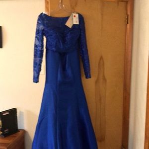 Formal dress. Never worn still has tags!